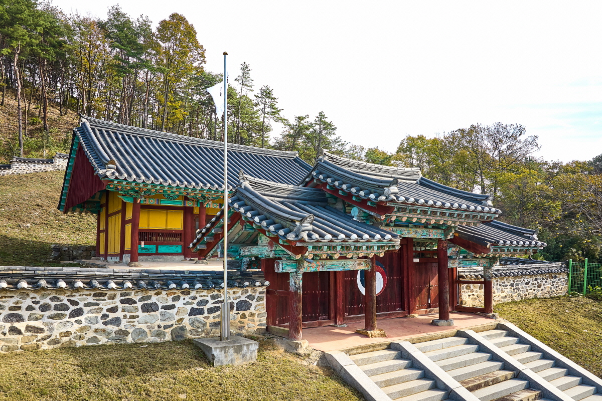 예산향교_내삼문(좌측)