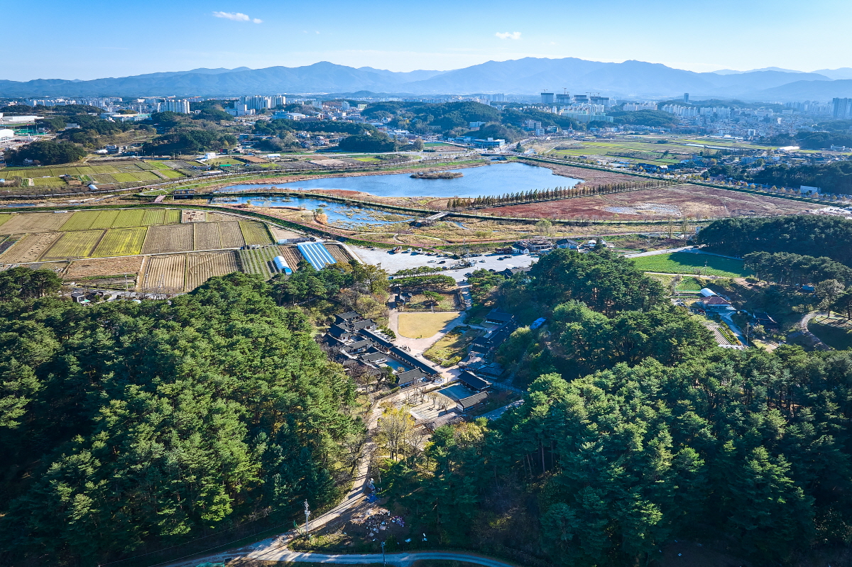 경포호와 경포습지로 이어지는 선교장(船橋莊)2